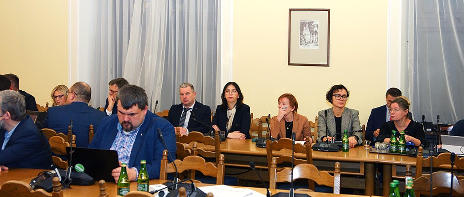 Przedstawiciele PIP na posiedzeniu Komisji Finansu00f3w Publicznych