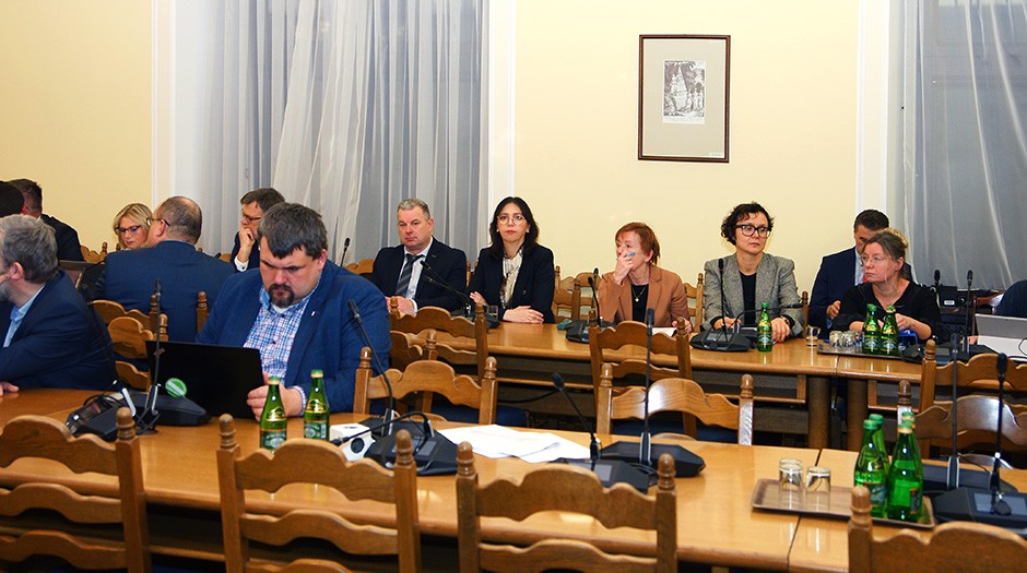Przedstawiciele PIP na posiedzeniu Komisji Finansu00f3w Publicznych