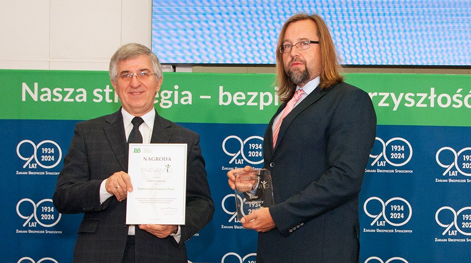  Marcin Stanecki odbiera nagrodę